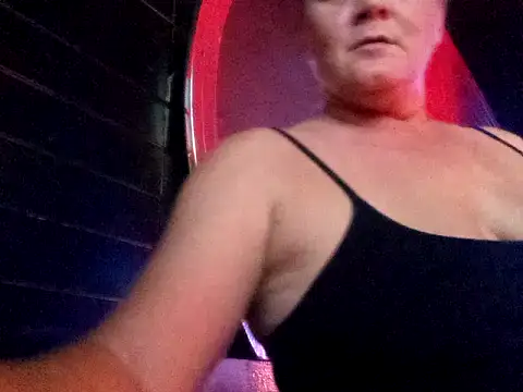 wetnwildforyou's Live Sex Cam Show