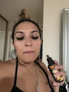Chicagobabe's Live Sex Cam Show