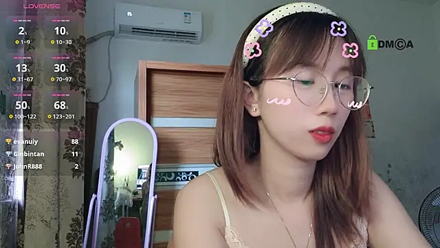 美女Lili_666在线直播
