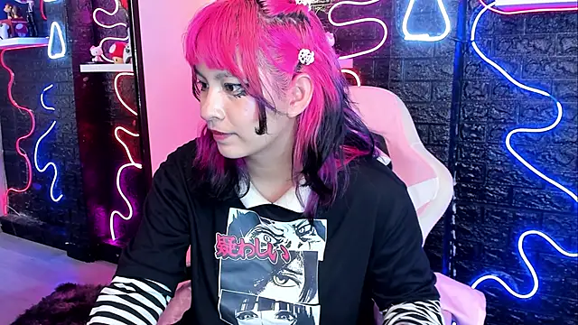 NELLYAZUMI Flashing page 2