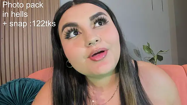 MiaNoire Live Sex Cams