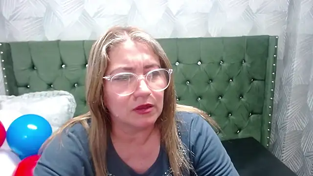 Paulamilf Live Sex Cams