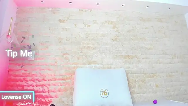 pocahontas_pow Live Sex Cams