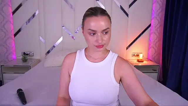 LindsieGreyy Facial page 18