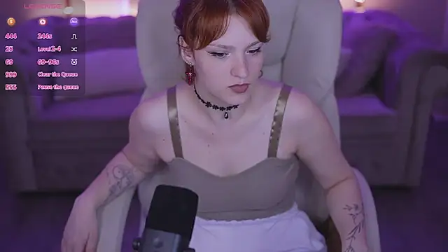 VikkyLoveRed Feticismo Dei Piedi page 12