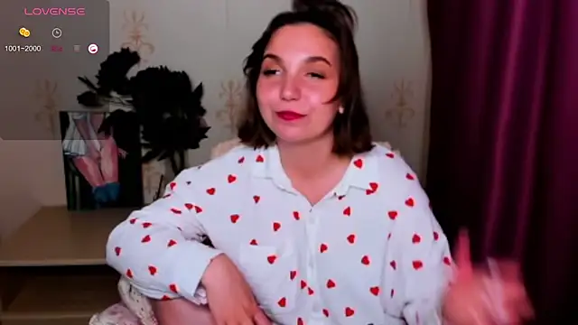 KindHazelHere_'s Webcam Show