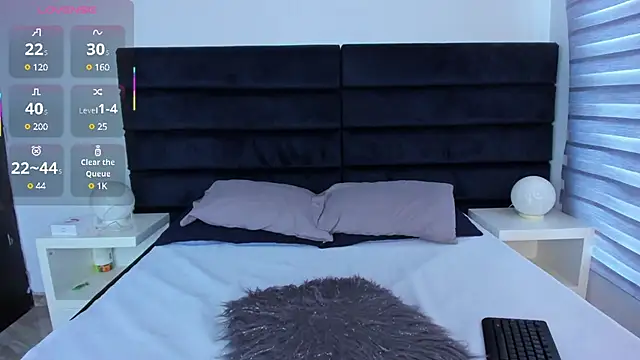 AURORA_LUNAA Live Sex Cams