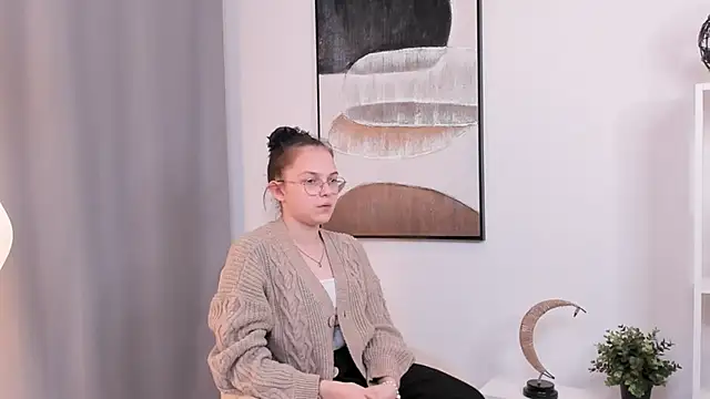 MonaFort Live Sex Cams
