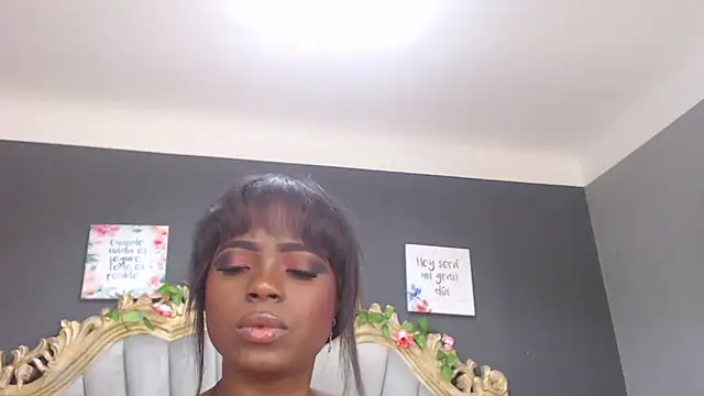 LindaBird Live Sex Cams