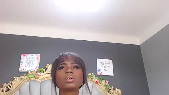 LindaBird Live Sex Cams