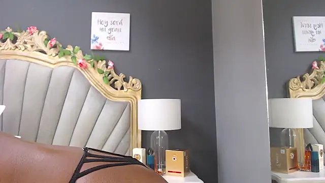 LindaBird Live Sex Cams