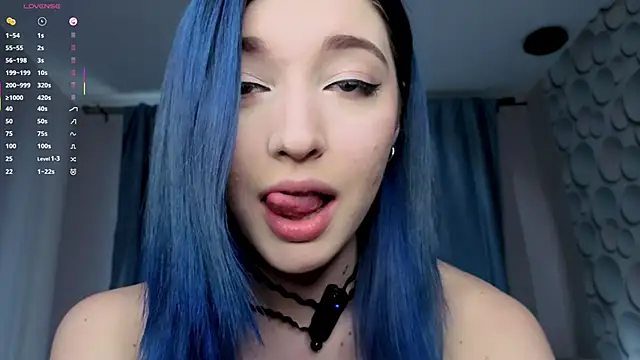 MinnieHiness Live Sex Cams