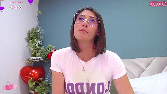 SharisWillian Live Sex Cams
