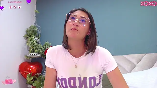 SharisWillian Live Sex Cams