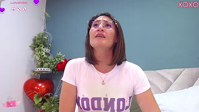 SharisWillian Live Sex Cams