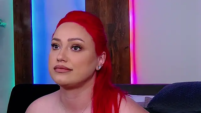 EmyHilton Live Sex Cams