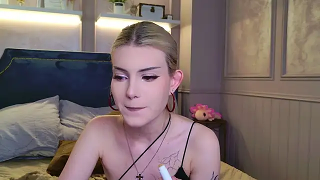 LindaReacher Live Sex Cams