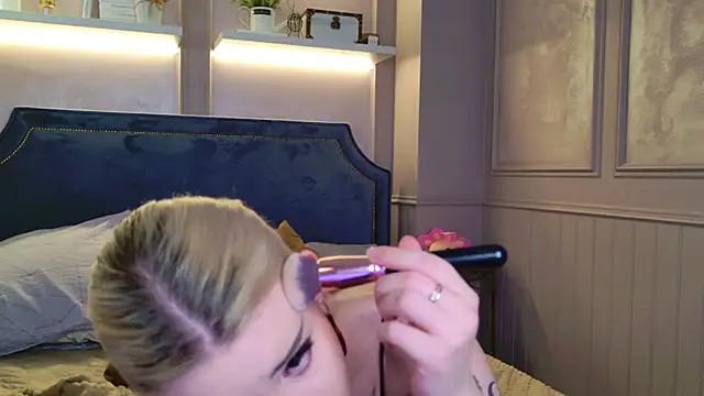 LindaReacher Live Sex Cams