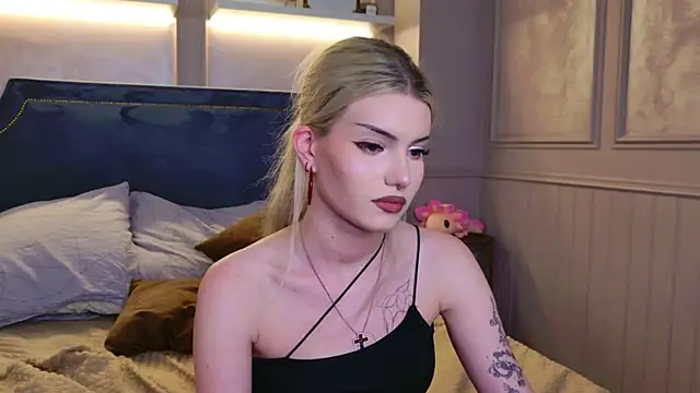 LindaReacher Live Sex Cams