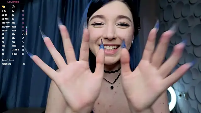 MinnieHiness Live Sex Cams
