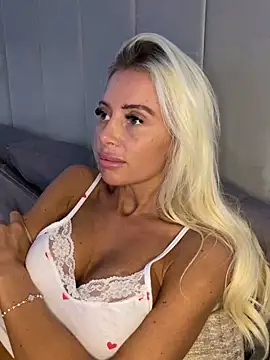 MaisieMae's Webcam Show
