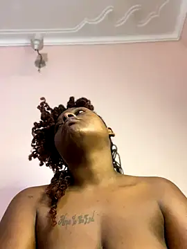 Dellah27's Live Sex Cam Show