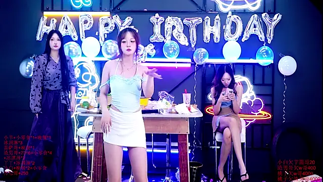美女EYgirl222在线直播