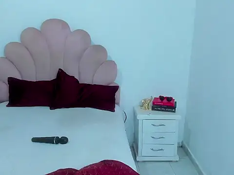 MiaColucci18 Live Sex Cams