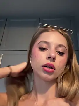 BabyAnais online webcam