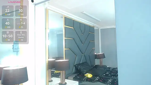 VioletLux Live Sex Cams