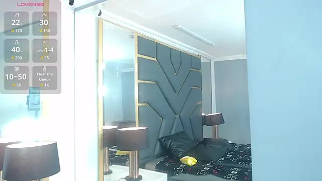 VioletLux Live Sex Cams