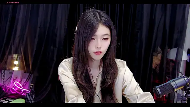 美女YiJin-a在线直播