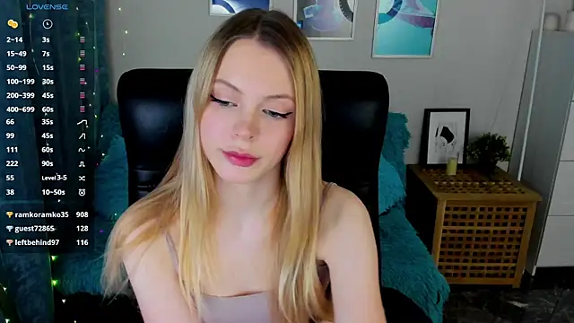 KatherineePierce Live Sex Cams