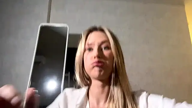 Ruby_Blonde_Photik's Webcam Show