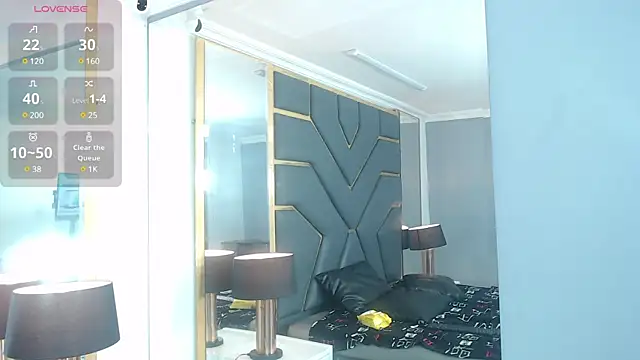 VioletLux Live Sex Cams