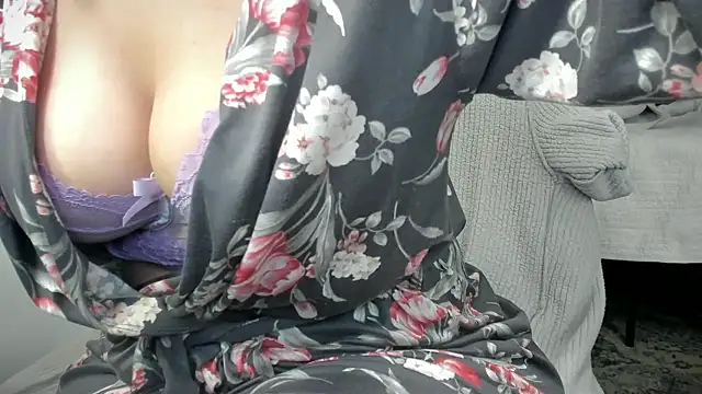 bigb00tyjudyyX's Webcam Show