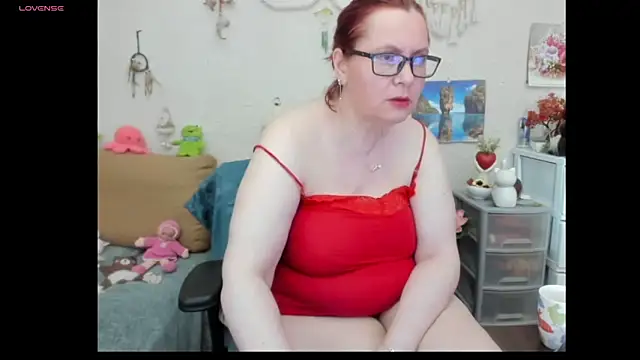 PlayfullMature webcam