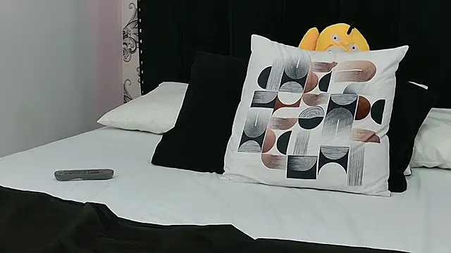 SaaraBrown Live Sex Cams