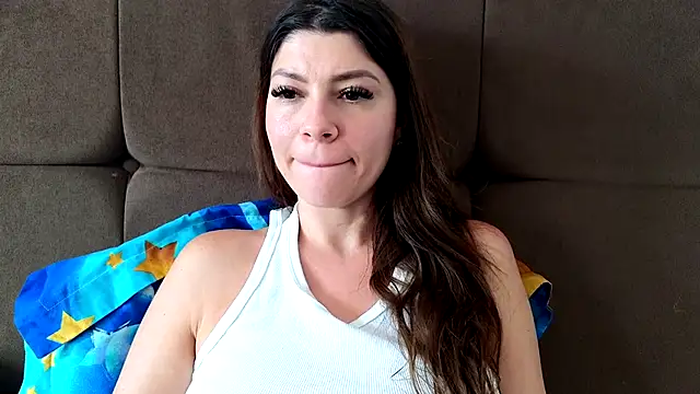 Jullyenn3 webcam