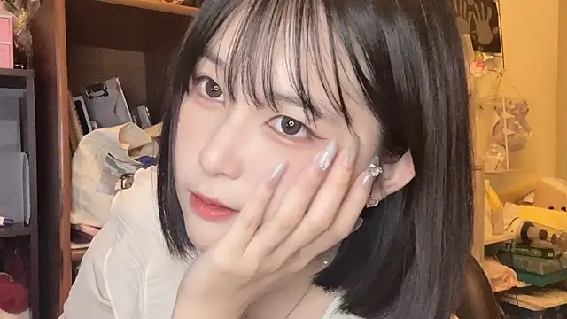 美女luna51888在线直播