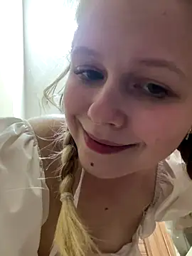 Julie_Cutie's Webcam Show