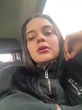 Bella-hadiid Live Sex Cams