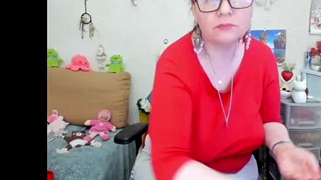 PlayfullMature webcam