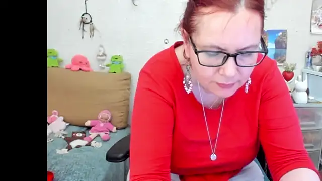 PlayfullMature webcam