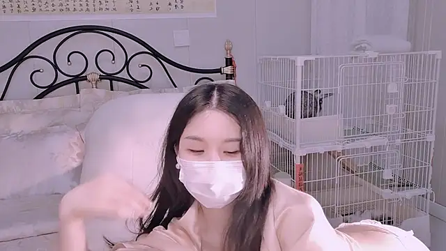 美女BingLin-在线直播