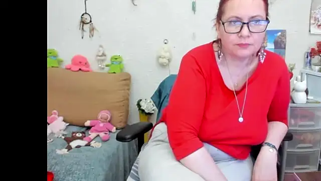 PlayfullMature webcam