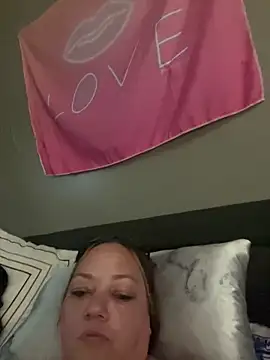 itsyababe's Live Sex Cam Show