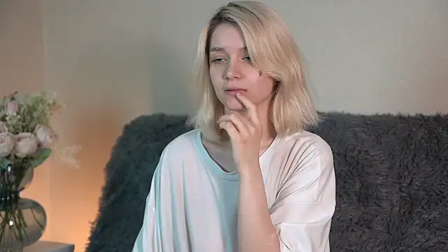 Hi_my_name_is webkamerás műsora