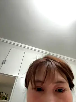美女Moon170在线直播