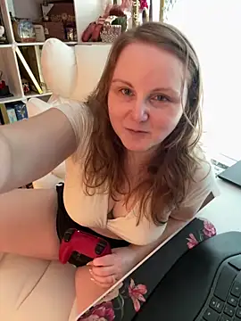 GingerSnap33's Live Sex Cam Show
